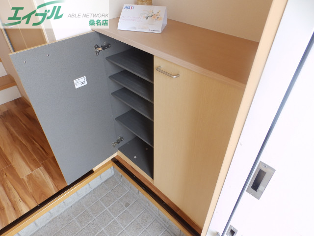 玄関　靴箱