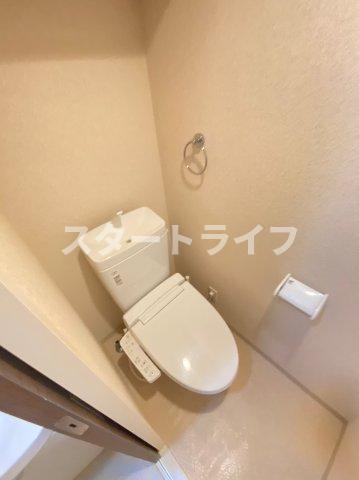 阪急宝塚線 三国駅 徒歩5分 6階建 築11年のトイレ写真