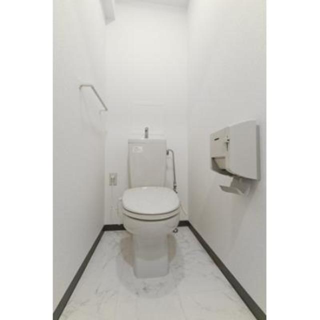トイレ　※写真は同タイプ住戸です。