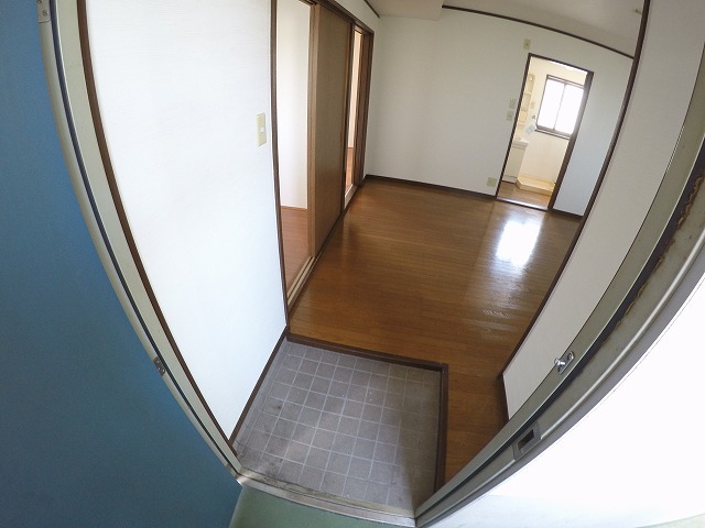 青木ビルの玄関写真