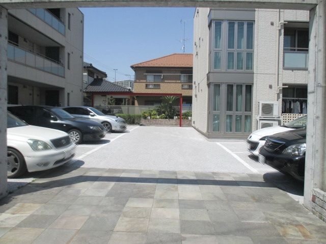 駐車場　駐車場の空きは要確認
