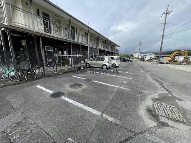 駐車場　駐車場