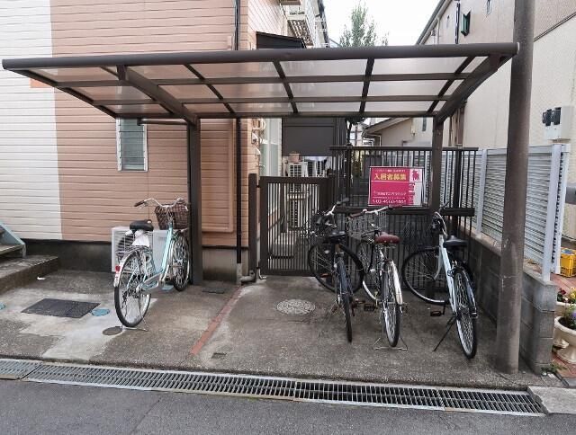 小田急線 狛江駅 徒歩15分 2階建 築30年の外観写真