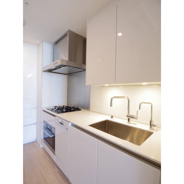 キッチン　写真は同タイプ住居です。