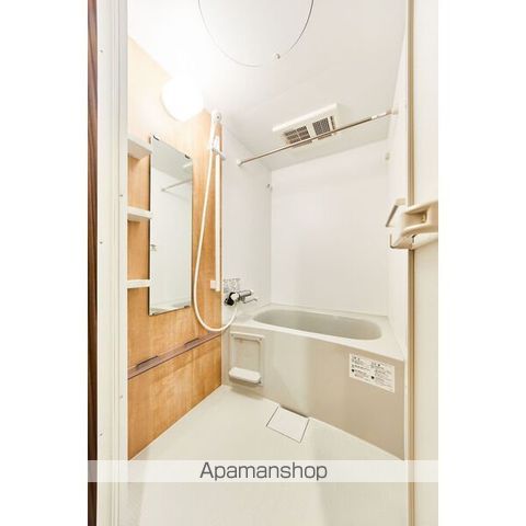 LEVANTE IXの風呂写真
