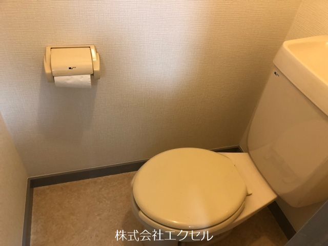 ＪＲ中央線 立川駅 バス乗車時間：21分 最寄りバス停で下車 徒歩4分 4階建 築40年のトイレ写真