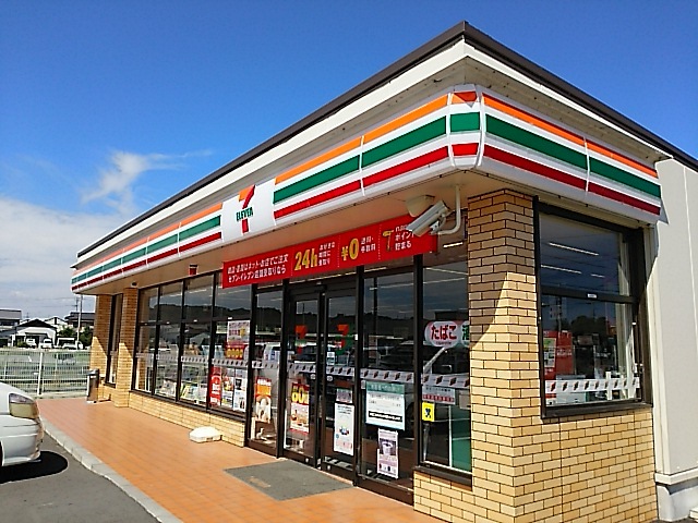 コンビニ　セブンイレブン（コンビニ）まで400m