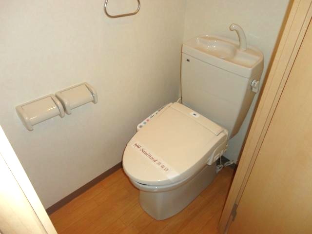 トイレ　落ち着いた色調のトイレです♪