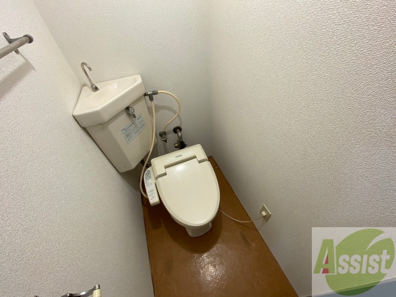 トイレ　ウォシュレット機能がついたトイレ。安心して使用できますね。
