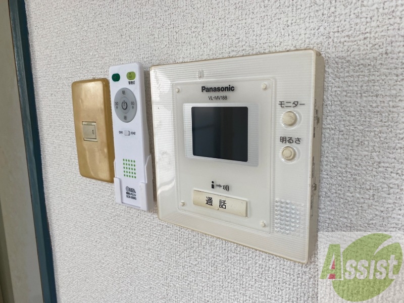 セキュリティ　ＴＶモニター付インターホンです。来客者の顔が見えるので安心！