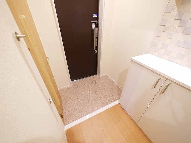玄関　収納もある玄関です