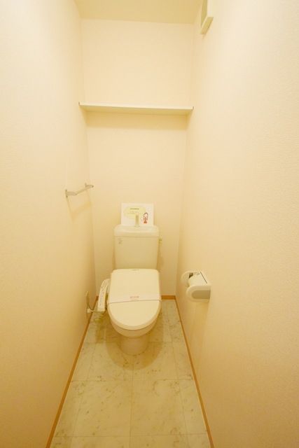 トイレ　★うれしいシャワートイレ完備★