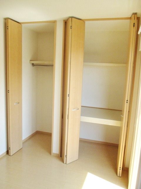 収納　★奥行きある収納が2つあるので洋服や荷物もたくさん入ります…