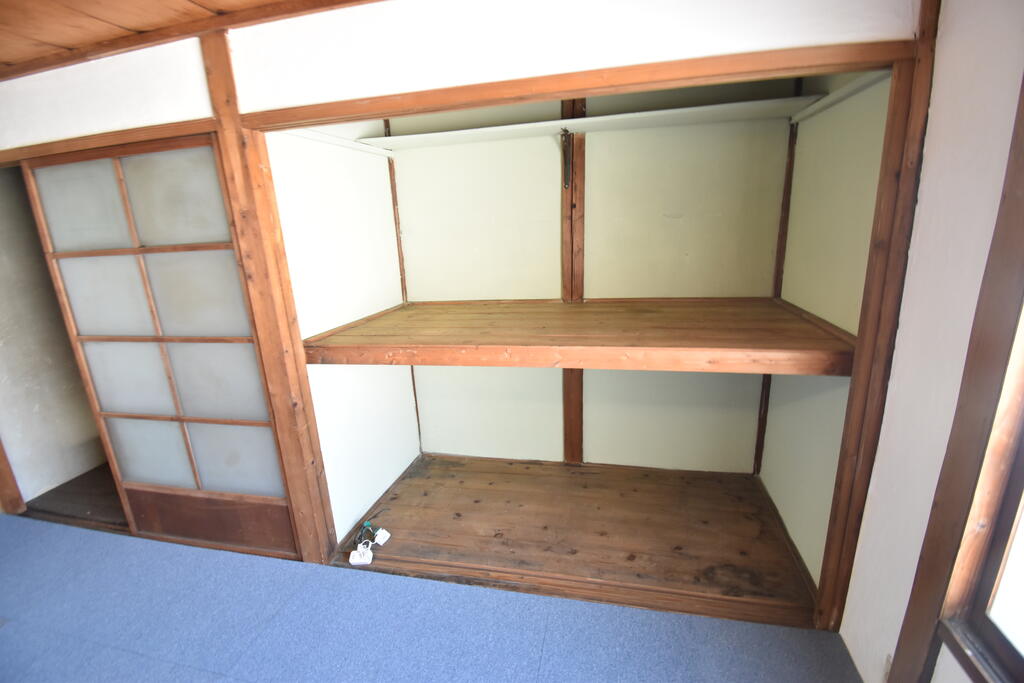 谷町六丁目貸家の内装写真