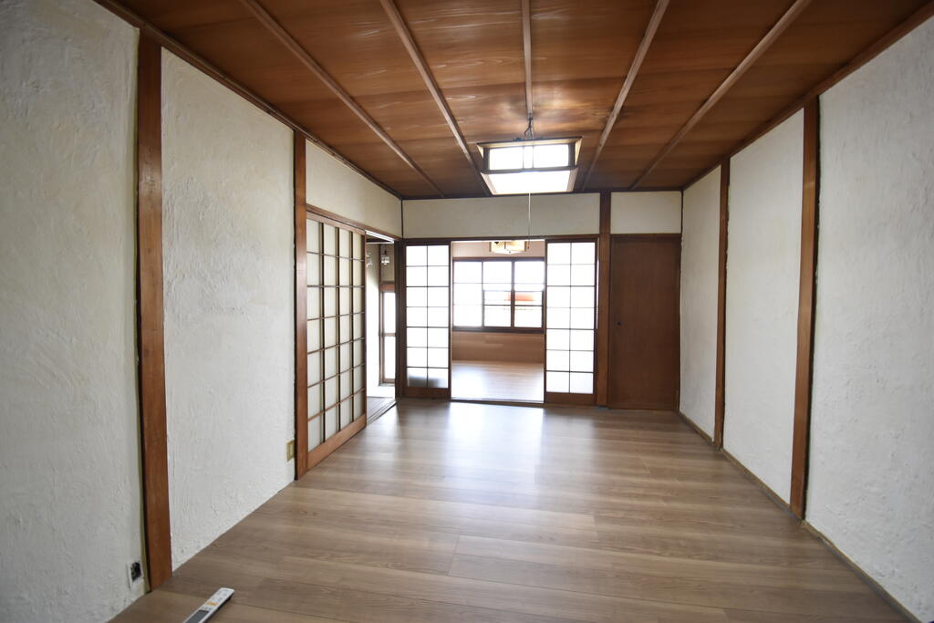 谷町六丁目貸家の居間写真