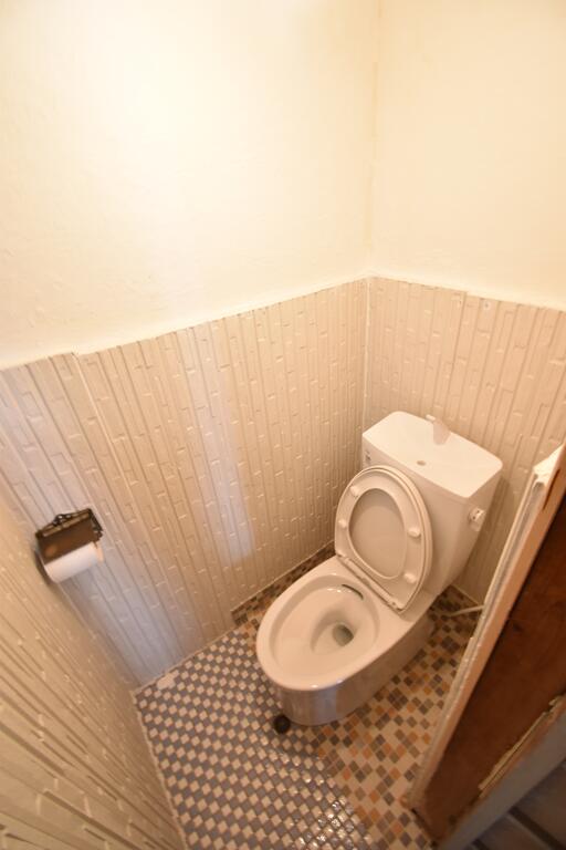 谷町六丁目貸家のトイレ写真