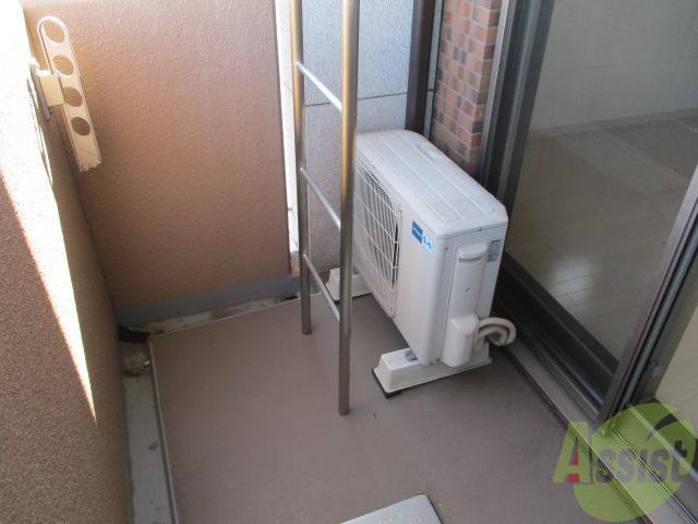 バルコニー　日当たりの良いバルコニーです。