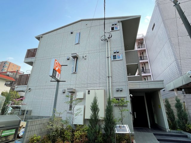 京王線 聖蹟桜ケ丘駅 徒歩4分 築8年