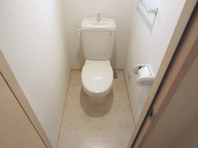 南海本線 春木駅 徒歩15分 2階建 築22年のトイレ写真