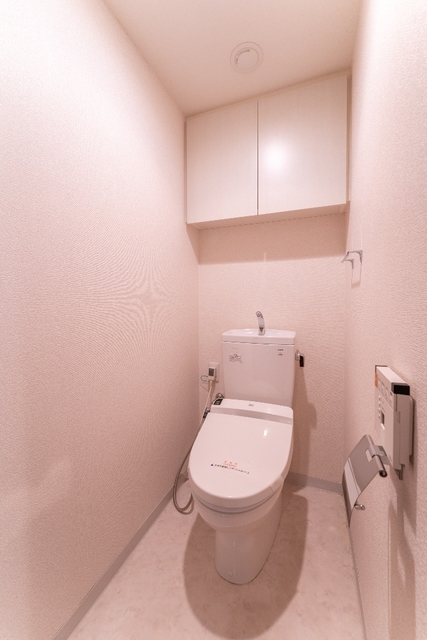トイレ　※写真は同タイプ住戸です。