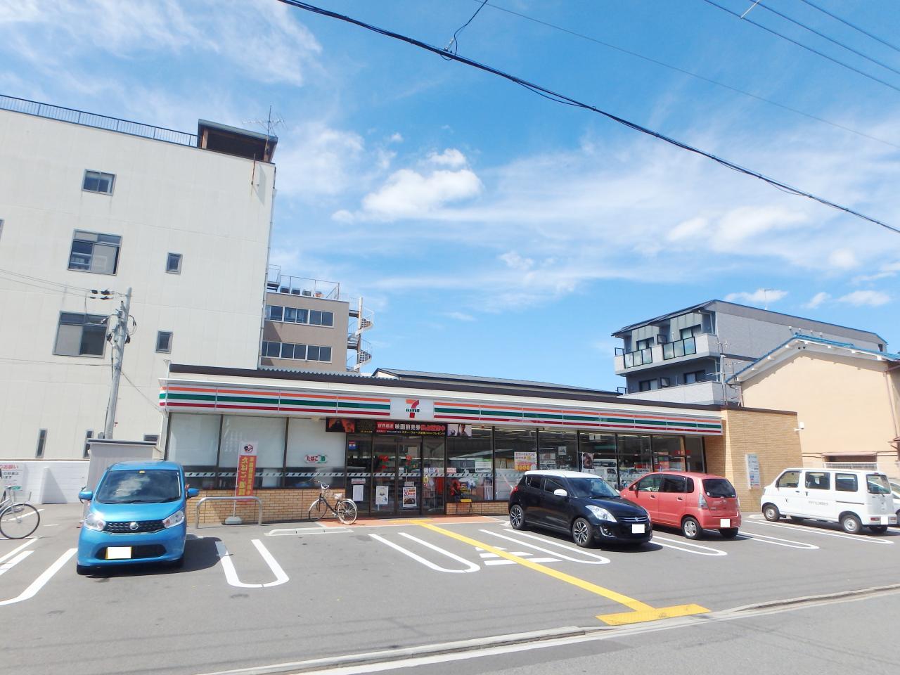 コンビニ　セブンイレブン深草西浦8丁目店（コンビニ）まで164m