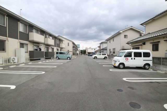 estasia A棟の外観写真