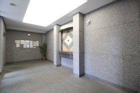 エントランス　ミルーム中落合：高級感のある綺麗なエントランスホール