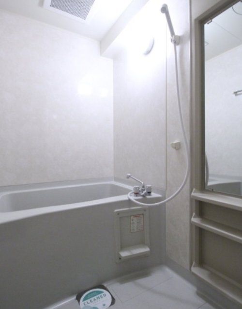 バス・シャワールーム　ミルーム中落合：ゆったり寛げるバス・トイレ別の浴室