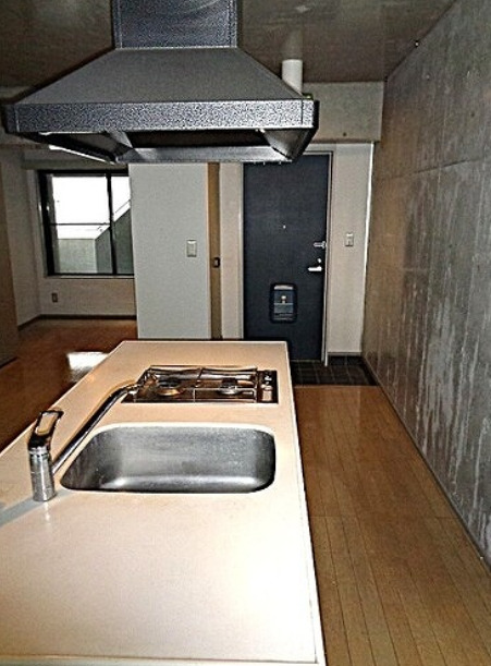 京王井の頭線 三鷹台駅 徒歩2分 5階建 築33年の玄関写真