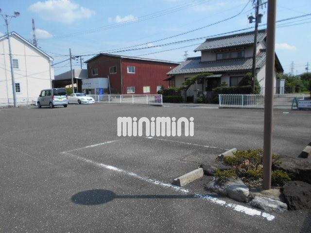 駐車場　敷地内の駐車場です