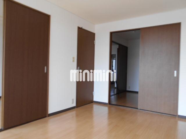 居室・リビング　日当たりの良いお部屋です