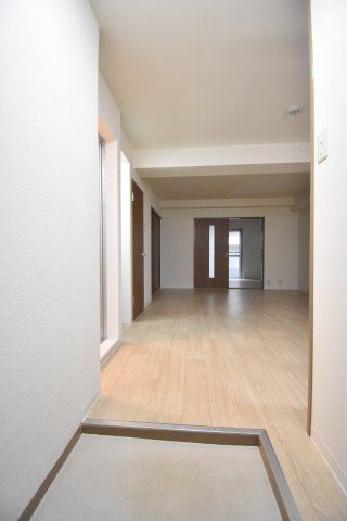 ウエキマンションの玄関写真