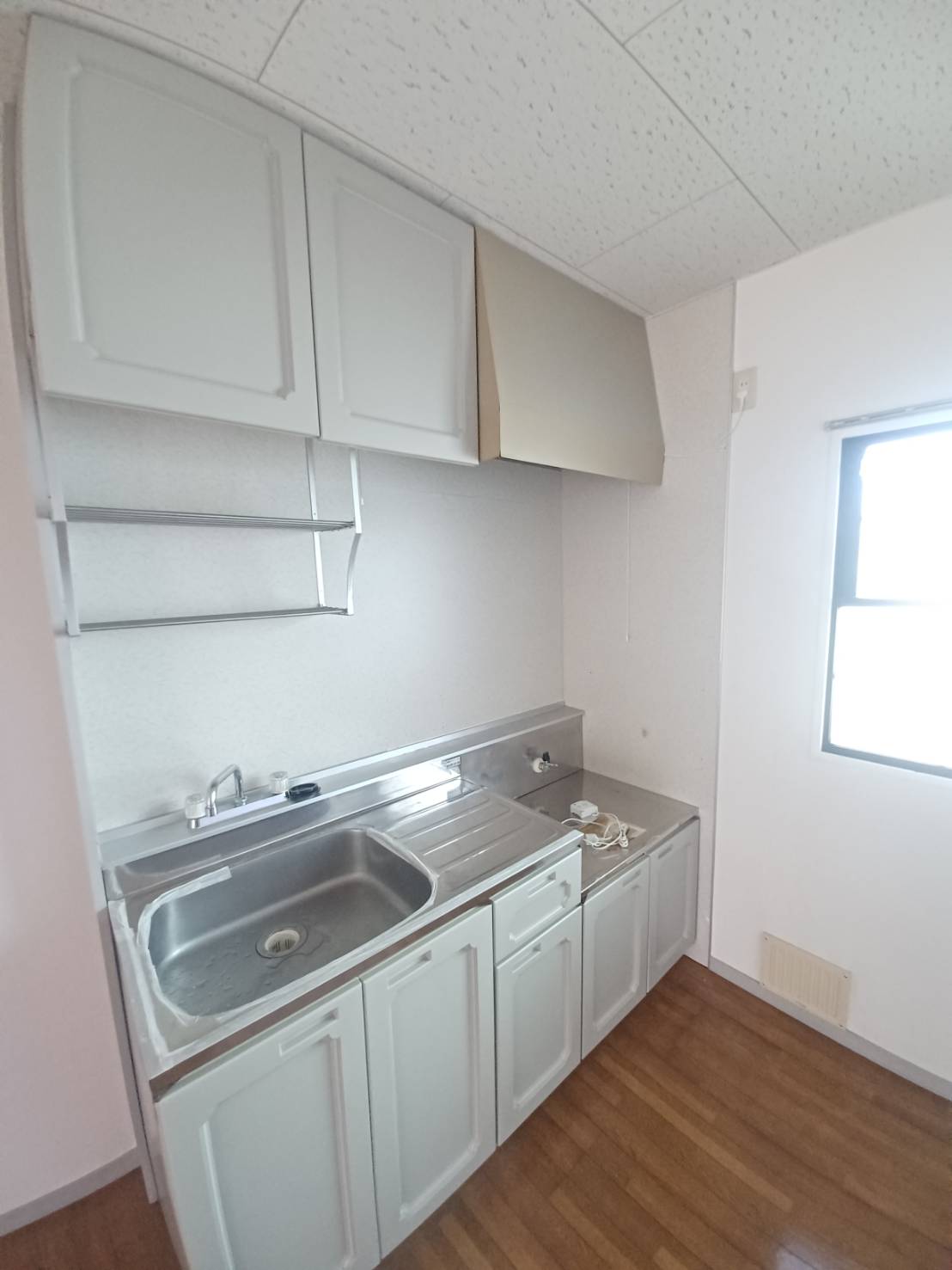 キッチン　※同間取の別のお部屋の写真となります