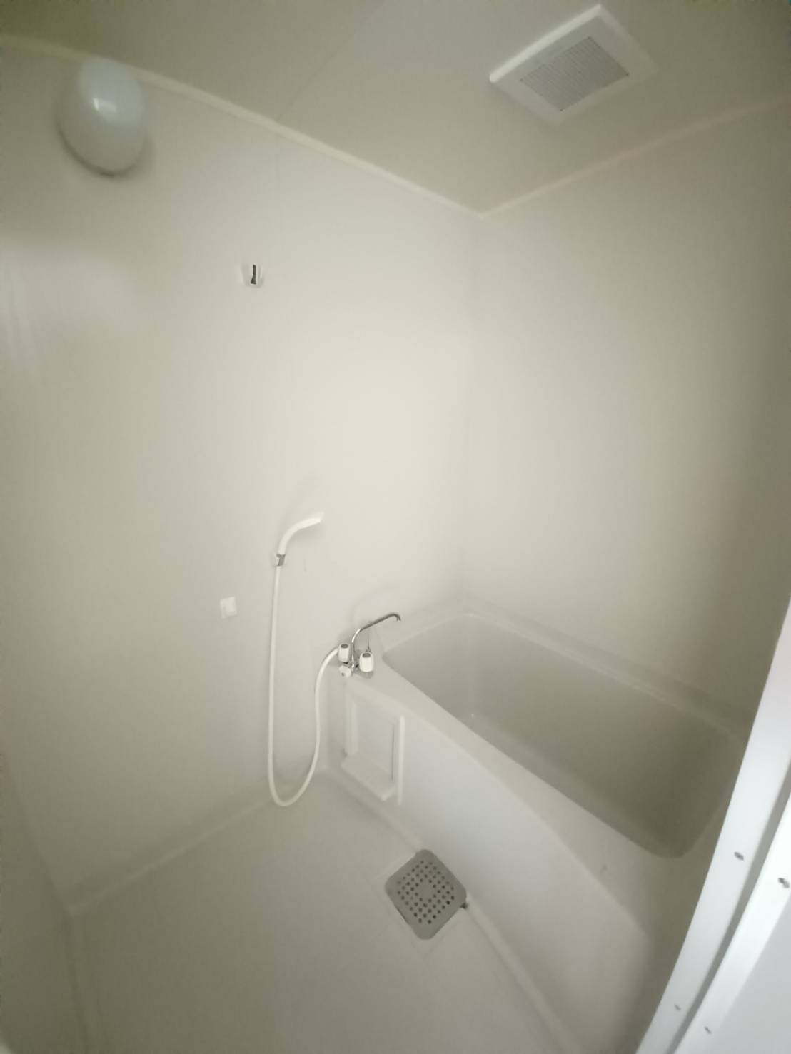 バス・シャワールーム　※同間取の別のお部屋の写真となります