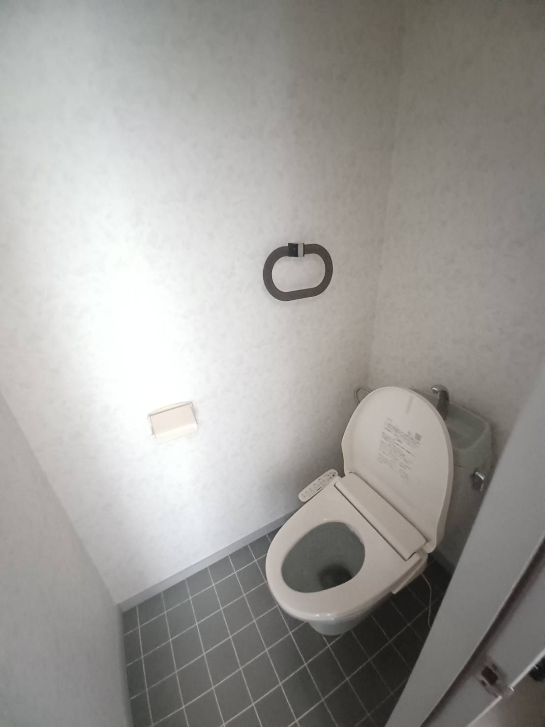 トイレ　※同間取の別のお部屋の写真となります