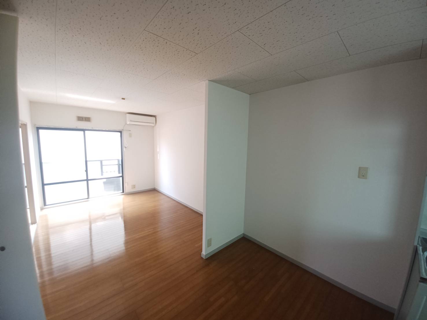 居室・リビング　※同間取の別のお部屋の写真となります