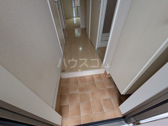 ラフィネNの玄関写真