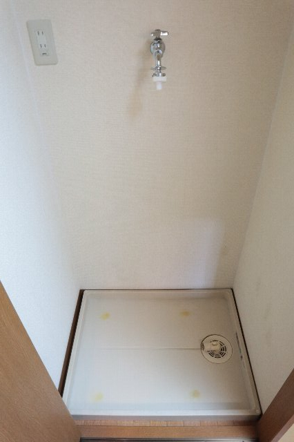 その他　室内洗濯機置場です