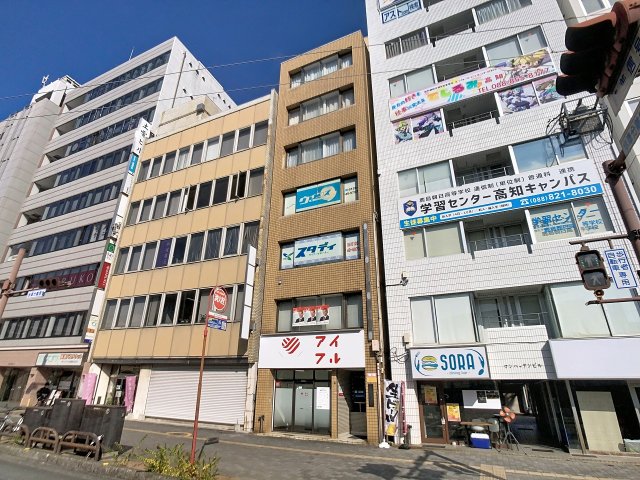 建物外観　2025年11月撮影