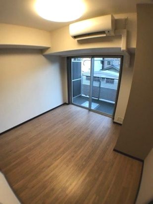 ＪＲ総武線 浅草橋駅 徒歩5分 13階建 築12年の居間写真
