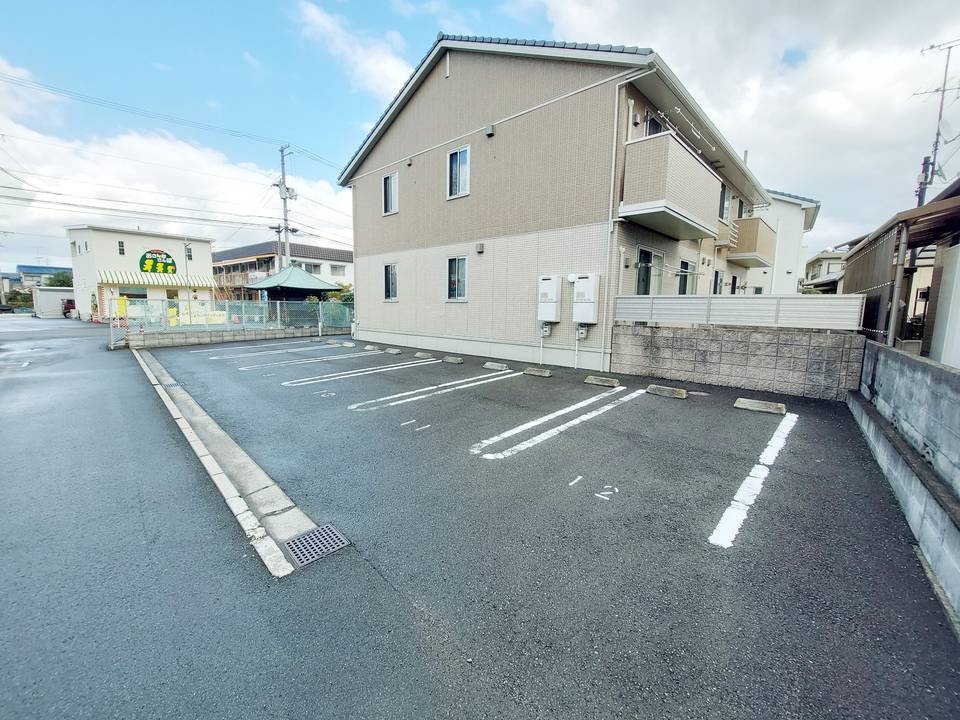 駐車場　駐車場