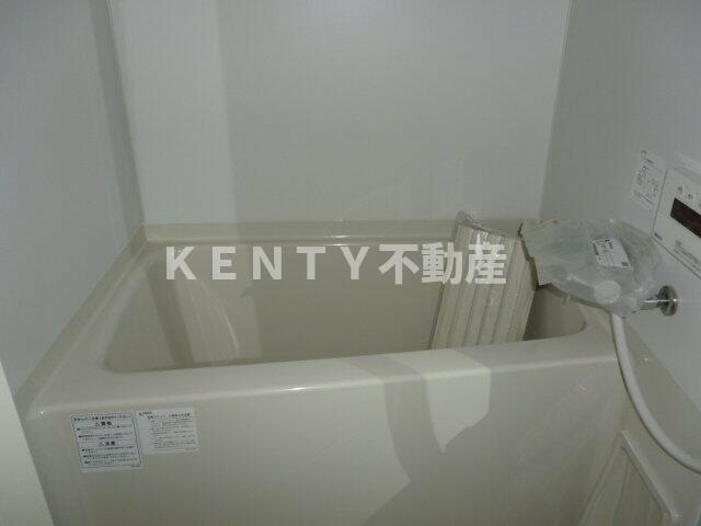 バス・シャワールーム　コンパクトで使いやすいお風呂です