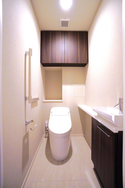 トイレ　※写真は同タイプ住戸です。