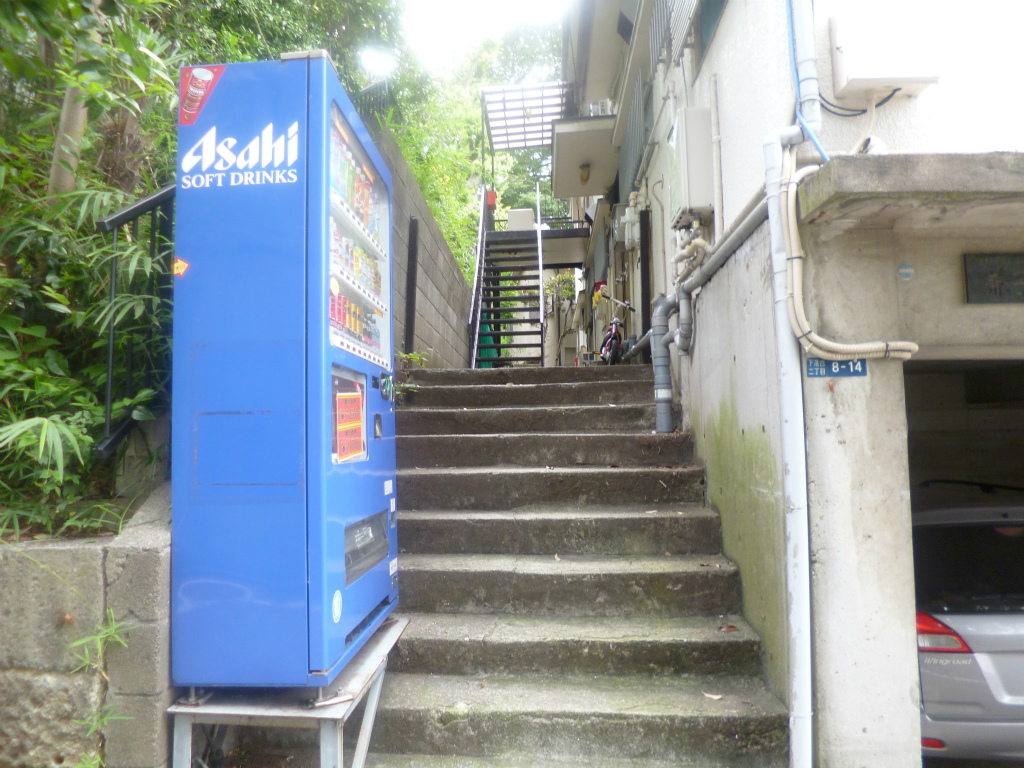 エントランス　建物入口階段