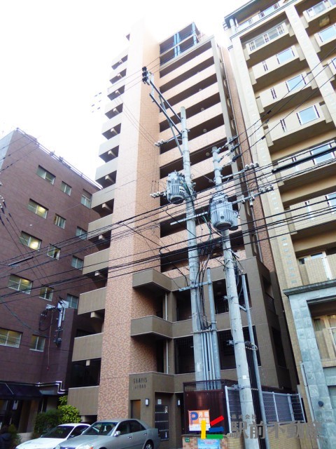 福岡市中央区平尾のマンションの建物外観