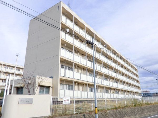 【ビレッジハウス中川原2号棟の建物外観】