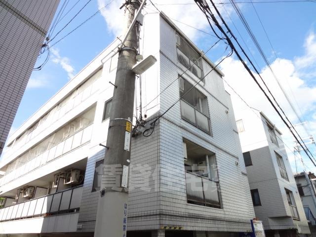 【吹田市内本町のマンションの建物外観】