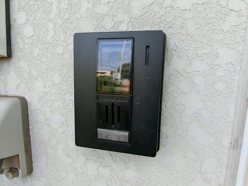 玄関　玄関にモニター付きで来客時も安心