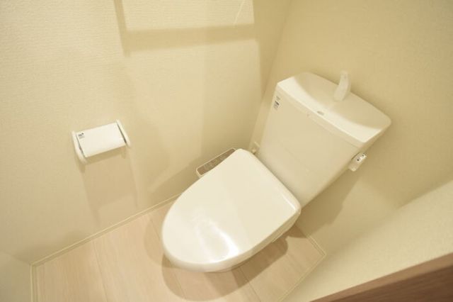 【神戸市灘区国玉通のアパートのトイレ】
