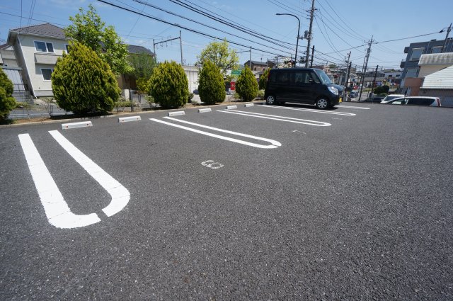 【千葉市緑区おゆみ野のアパートの駐車場】